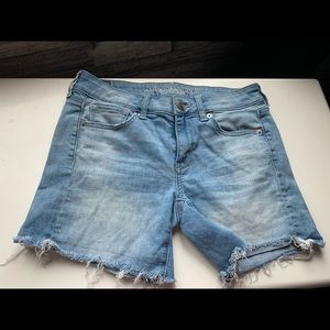 American Eagle Lightwash MIDI Short